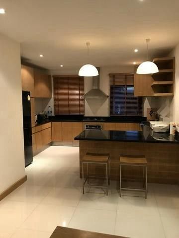 ให้เช่าอาคารพาณิชย์ 4 ชั้น สุขุมวิท ซอย 4 ย่านนานา พระราม4 เหมาะทำโฮสเทล ใกล้ BTS นานา, MRT คลองเตย, One Bangkok, สวนป่าเบญจากิจ