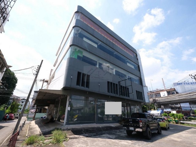 ให้เช่าอาคารพาณิชย์ 5 ชั้น 4 คูหา 1200 ตรม. ติดถนนศรีนครินทร์ ใกล้รถไฟฟ้าสายสีเหลืองสถานีศรีนุช