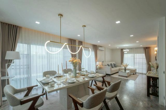 ขาย 12.9 ล้าน 90 ตรว. 4 นอน 5 น้ำ #เวิลด์คลับแลนด์ #หางดง บ้านหลังใหญ่ 2 ชั้น #บ้านหัวมุม #เฟอร์นิเจอร์ครบ ตกแต่งบ้านพร้อมทุกห้อง