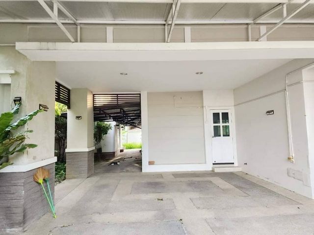 ขายคอนโดกลอรี่เพลสลาดพร้าวเกษตรนวมินทร์ ใกล้จุดขึ้นลงทางด่วนและตลาดหัวมุม