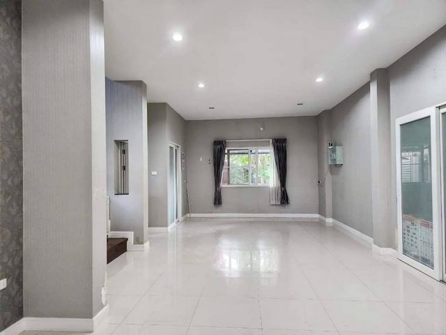 โซนสุเทพ ขาย 6.5 ล้าน 97 ตรว. 4 นอน 4 น้ำ #หมู่บ้านธาราคีรี บ้านเดี่ยว 2 ชั้น #สไตล์โมเดิร์น #หลังหัวมุม ติดสวนสาธารณะของหมู่บ้าน