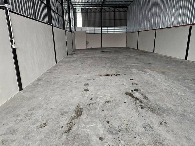 เช่าโกดังที่ย่านบางใหญ่ พร้อมออฟฟิต ซอยวัดปรางค์หลวงบางใหญ่ นนทบุรี ขาเข้ากทม