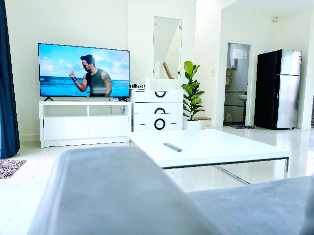 ให้เช่าบ้านเดี่ยวหรู 2 ชั้น  52 ตร.วา.แลนด์แอนด์เฮ้าส์ สันทราย แยกหนองจ๊อม 210 ตร.ม.ม.แม่โจ้ 3.5 กม.3 นอน 2 น้ำ พร้อมเฟอร์ รพ.แม่ริม 5 กม.