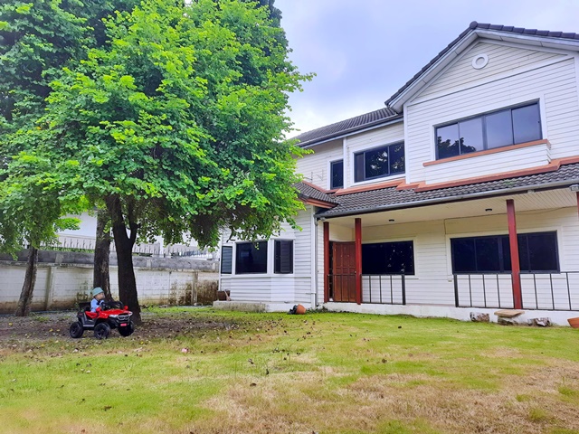 เมกะ บางนา 2.6 กม.ให้เช่า คฤหาสน์ 2 ชั้น 152ตร.วา. 352ตร.ม. 3-5นอน  ตลาดกิ่งแก้ว 1.2กม.พร้อมเฟอร์ บางนา-ตราด กิ่งแก้ว