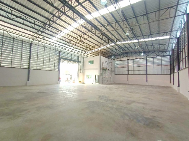 เซ็นทรัล มหาชัย 5.4 กม. รพ.สมุทรสาคร 3.4กม.ให้เช่า-ขายโรงงาน 200 ตร.วา.1 นอน 1 น้ำ ขอใบอนุญาตได้ รง.4 ตลาดเศรษฐกิจ 2กม.พร้อมโกดัง 800 ตร.ม.