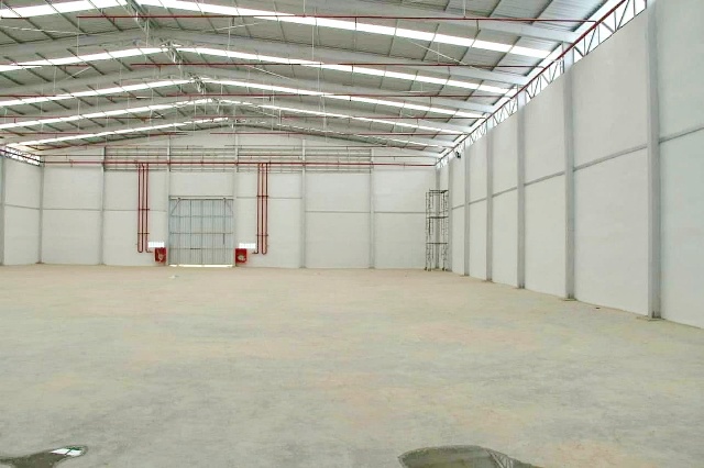 Free Zone ศูนย์กระจายสินค้าcpบางบัวทอง 1.7 กม.  MRT แยกปากเกร็ด 4.8 กม . 350ตร.วา. 1205 ตร.ม.