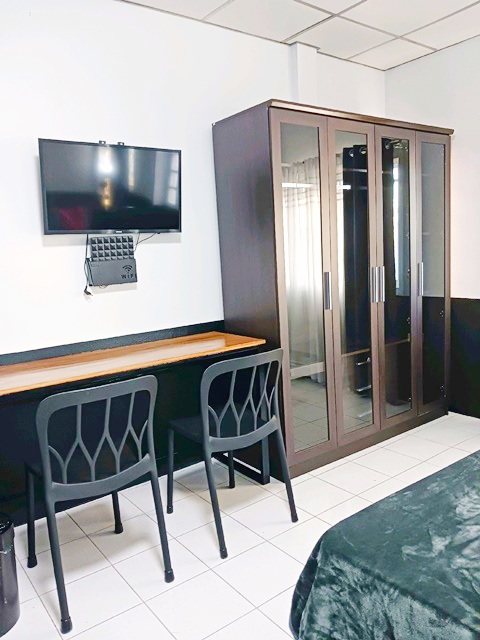 ตลาดน้ำขวัญเรียม 1.7กม.MRT ราษฎร์พัฒนา 900 ม.ให้เช่าทาว์โฺฮม 1 ชั้น 32 ตร.ม. 18 ตร.วา.1 นอน 1 น้ำ พร้อมเฟอร์  ถ.เสรีไทย รามอินทรา สวนสยาม