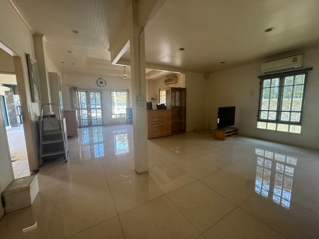 ขายบ้านเดี่ยวหลังมุม 2 ชั้น เนื้อที่ 85 ตร.ว หมู่บ้าน วังทองริเวอร์ปาร์ค หลังเชียร์รังสิต ขายตามสภาพ ในทำเลดี  อ.ลำลูกกา จ. ปทุมธานี