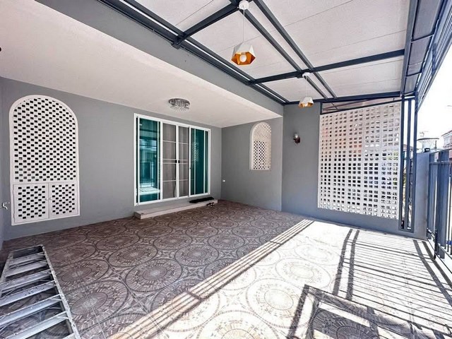 ขายบ้านสวยอ่างศิลาชลบุรี บ้านวิลล่ามารอค  3 ห้องนอน  3 ห้องน้ำ  ตกแต่งใหม่ทั้งหลัง