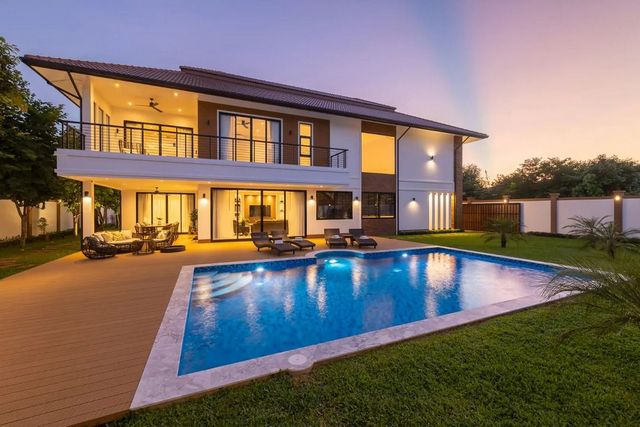 ราคาเริ่มต้น 18.626 ล้าน #เวิลด์คลับแลนด์ #หางดง​ #บ้านสวยสร้างใหม่ สไตล์โมเดิร์น ทำเลดี เป็นส่วนตัว เพียง 15 นาที จากสนามบิน