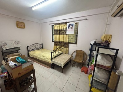 สภาพดี โครงสร้างแข็งแรง! ขายตึกแถว 3 ชั้นครึ่ง ย่านสีลม ถนนคอนแวนต์ ซอยพิพัฒน์ 2 เนื้อที่ 11 ตารางวา ใกล้โรงเรียนเซนต์โยเซฟคอนเวนต์