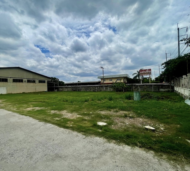 BST866 ให้เช่าที่ดินเปล่าและโกดัง ติดถนนร่มเกล้า ลาดกระบัง ใกล้ Airport Link