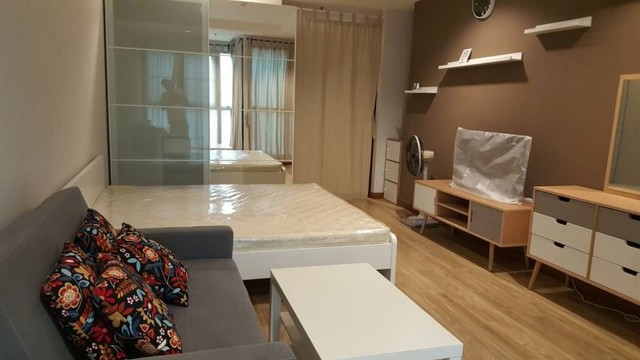 ปล่อยเช่าคอนโด ตกแต่งพร้อมอยู่ ลัดดาพลัส ใจกลางเมือง ใกล้โรบินสันศรีราชา FP-C0634