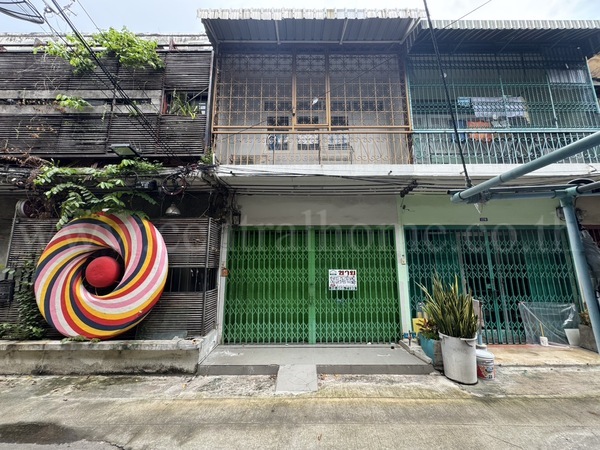 อาคารพาณิชย์ 2 ชั้น ซอยจรัญสนิทวงศ์ 62 ใกล้ MRT สิรินธร 