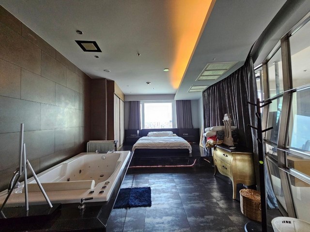 ขายด่วน คอนโดบ้านราชประสงค์ ห่าง bts ราชดำริ เพียง 200 เมตรขายพร้อมเฟอร์นิเจอร์วิวสนามม้า