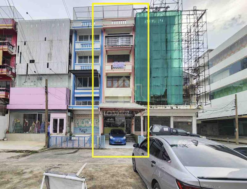 อาคารพาณิชย์ 4.5 ชั้น อ่อนนุช 60 ติดถนนใหญ่ ใกล้รถไฟฟ้า มีที่จอดรถ