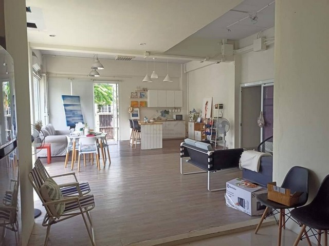 ให้เช่า Home Studio 2 ชั้น + ดาดฟ้า ขนาด 101 ตร.ว. 398 ตรม. ถนนสุขุมวิท 101-1 ซอยวชิรธรรมสาธิต51