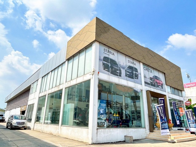 ให้เช่าโชว์รูมรถยนต์ พร้อมศูนย์บริการ ติดถนนรามคำแหง