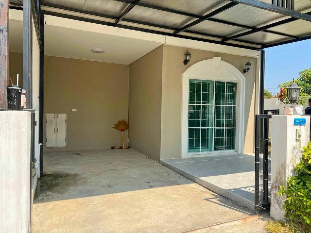 ย่านอ่อนนุช ฉลองกรุง ทาวน์เฮาส์ 2 ชั้นหลังมุม  3 นอน  2 น้ำ รร.สาธิตนานาชาติ สจล. 7.4 กม