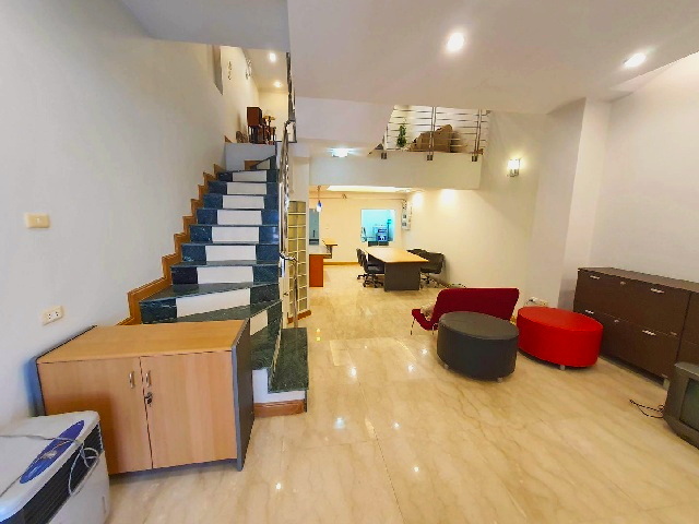 ให้เช่าคฤหาสน์แนวตั้ง เซ็นทรัล แจ้งวัฒนะ 900ม. ทาวน์เฮ้าส์หรู 3 ชั้น MRT ปากเกร็ด 1กม.  3-4นอน 3 น้ำ    รร.นานาชาติกรุงเทพ 2 กม