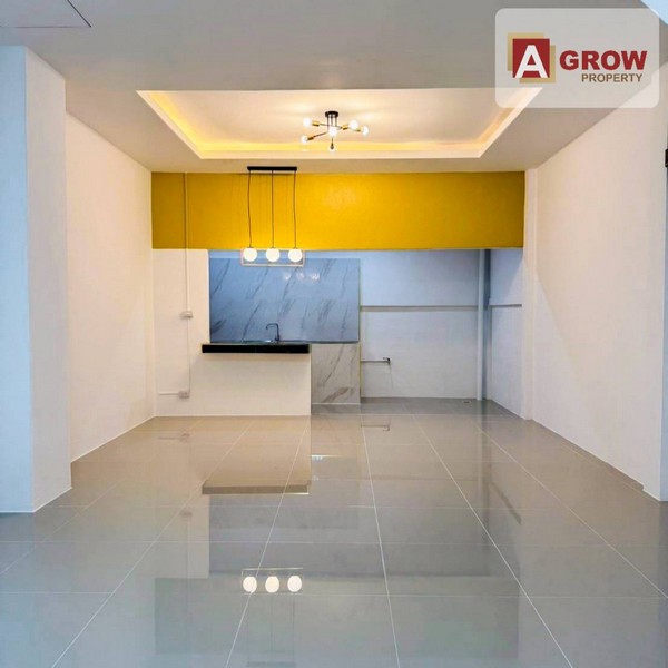 หมู่บ้านสุนิสา รามอินทรา กม.8 ซอยคู้บอน6 รีโนเวทใหม่พร้อมเข้าอยู่