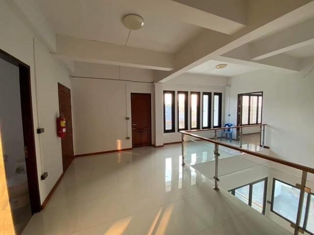 ให้เช่าโฮมออฟฟิศ 879 ตรม. อาคารสิรินธร ย่านบางกรวย นครอินทร์ มีลิฟท์ เหมาะพักอาศัย หรือทำธุรกิจ