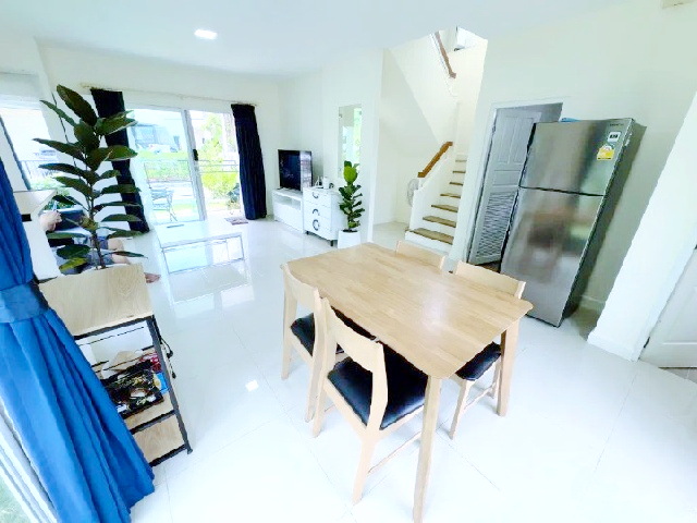  แลนด์แอนด์เฮ้าส์ สันทราย แยกหนองจ๊อม แม่โจ้ 3.5 กม.3 นอน ให้เช่าบ้านเดี่ยวหรู 2 ชั้น 54 ตร.วา.214 ตร.ม.ม. 2 น้ำ พร้อมเฟอร์ รพ.แม่ริม 5 กม.