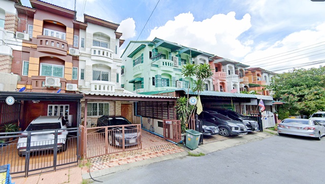 MRTวัชรพล 1.6กม นวลจันทร์ 25-33 บิ้วท์อินภายใน รร.วัดนวลจันทร์ 399ม ทาวน์เฮ้าส์ 3 ชั้น 4นอน 4แอร์ 3น้ำ  21ตร.วา.252 ตร.ม.