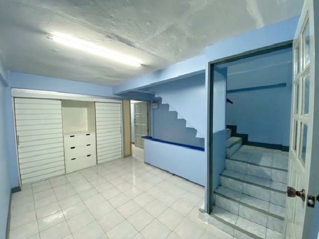 ม.สยาม 5 กม.อาคารพาณิชย์ 4 ชั้น18 ตร.วา.ย่านจอมทอง 288 ตร.ม.รีโนเวทใหม่ เหมาะกับพักอาศัย 3 นอน 3 น้ำ ตลาดโอ๋เอ๋ 2 กม.