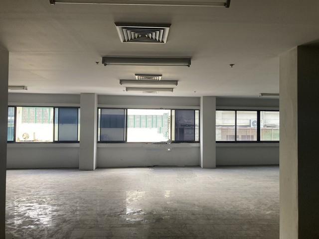 ให้เช่าพื้นที่อาคารสำนักงาน 7 ชั้น 2,000 ตร.ม.พร้อมลิฟท์ มีดาดฟ้า ซอยวานิช ในย่านตลาด สำเพ็ง เยาวราช ทำเลค้าขาย **แบ่งเช่าได้