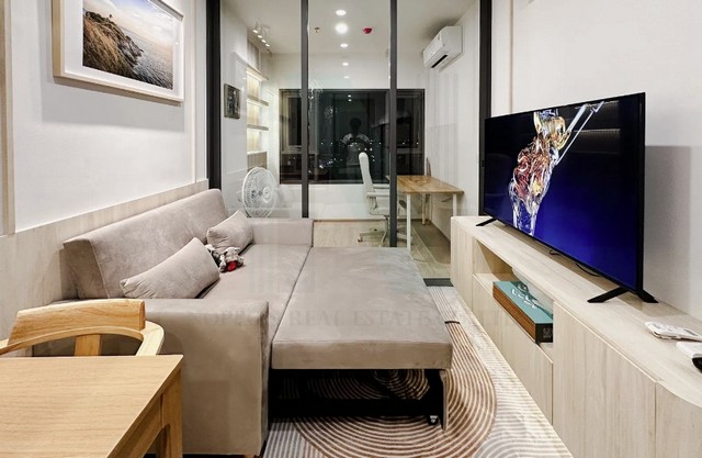 Life Rama 4 Asoke peaceful safe livable 11th floor MRT Khlong Toei