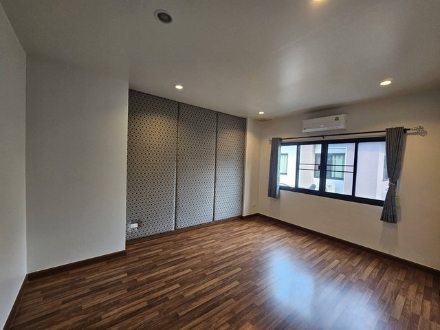 ให้เช่าบ้านเดี่ยว Aqua Divina 3 ห้องนอน 3ห้องน้ำ  1ห้องแม่บ้าน +1ห้องน้ำแม่บ้าน ซอยรามคำแหง 94