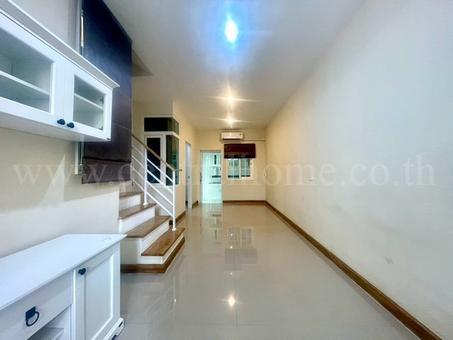 R1 ทาวน์โฮม โกลเด้น ทาวน์ รัตนาธิเบศร์ - สถานีรถไฟฟ้าไทรม้า หลังริม