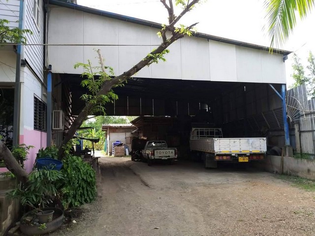 ให้เช่าโกดัง พร้อมบัานพักคนงาน บนที่ดิน 1 ไร่ ถ.307 หลังบิ๊กซีปทุมธานี อ.เมืองปทุมธานี