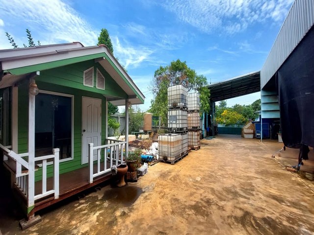 ขายที่ดินพร้อมโกดัง+บ้านพัก 368 ตรว. เทพารักษ์ กม.8 ซอยมังกร สมุทรปราการ พร้อมใบ รง.4