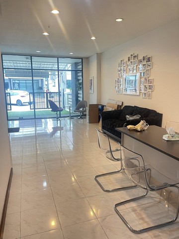 HR2483ให้เช่าโฮมออฟฟิตใหม่ 4 ชั้น โครงการอินเตอร์ ไพร์ด ปาร์ค ติดถนน บางนา-ตราด กม 5 เหมาะทำออฟฟิศ