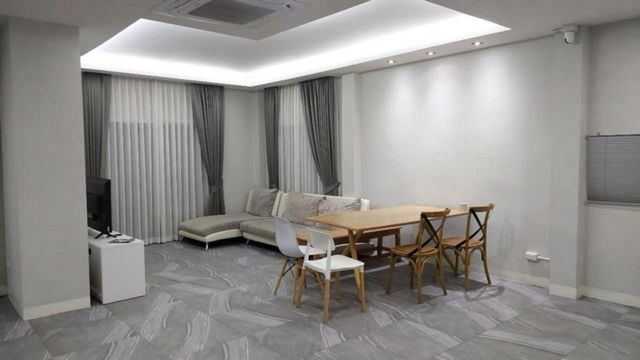 บ้านสองชั้นในโครงการ #คิวเฮาส์วรารมย์ ให้เช่า 25,000 บาท/เดือน บ้านพื้นที่กว้างมีสนามหญ้าหน้าบ้าน #เดินทางสะดวก #คลับเฮาส์