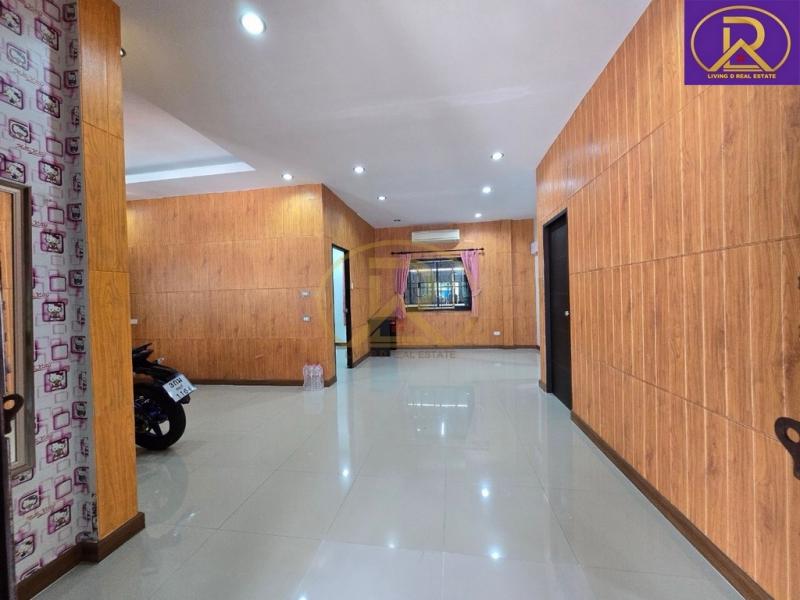 ให้เช่าบ้านเดี่ยว ชั้นเดียว หมู่บ้าน แสนมณี 5 ติดถนนศุขประยูร  ใกล้นิคมอมตะซิตี้ เฟส8-9 ชลบุรี  ต.หนองกะขะ อ.พานทอง จ.ชลบุรี 