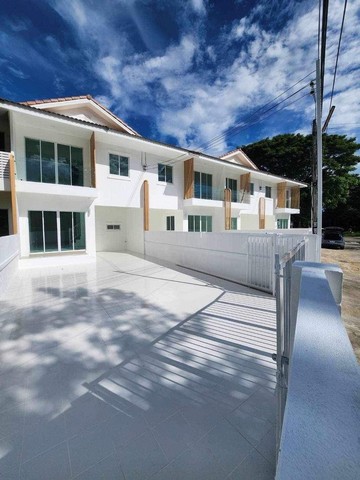 ทาวน์โฮม 2 ชั้น สไตล์มินิมอล สแกนดิเนเวีย สันทราย   