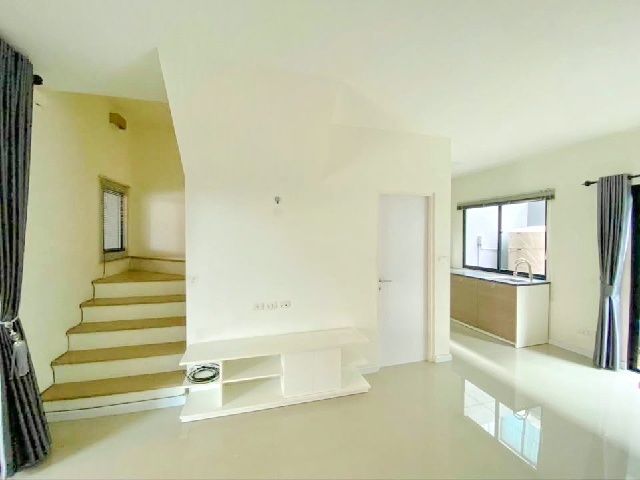 ถ.พระราม 2 กาญจนาภิเษก บิ๊กซี ดาวคะนอง 3.3 กม. BTS วุฒากาศ 4.9 กม. เช่า-ขายทาวน์เฮ้าส์ 2 ชั้น 19ตร.วา. 149ตร.ม.รร.นานาชาติเบซิส กรุงเทพ