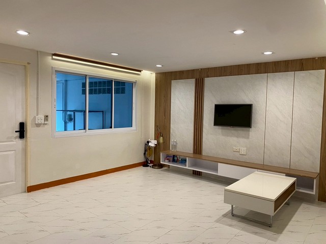 ขาย ทาวน์เฮาส์  หมู่บ้านไพลิน ใจกลางเมืองอุดร (ใกล้ รพ.ศูนย์อุดร)