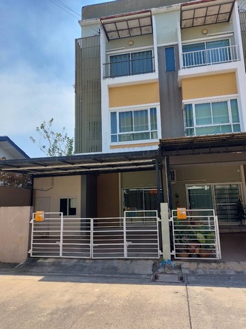 ปล่อยเช่าทาวน์เฮ้านริน2 รามคำแหง144 บ้านหลังมุม ปากซอยเป็นสถานีรถไฟฟ้าสีส้ม ใกล้ตลาดมีนบุรี แฟชั่นไอซ์แลนด์ ตลาดสัมมากร ซอยมีสทีน 