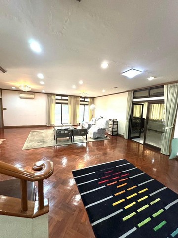 ให้เช่าบ้านเดี่ยว 2หลัง ในพื้นท่ี่เดียวกัน ซอยเอกมัย28  เข้า-ออกถนนเอกมัยและสุขุมวิท71 ทองหล่อ เพชรบุรี