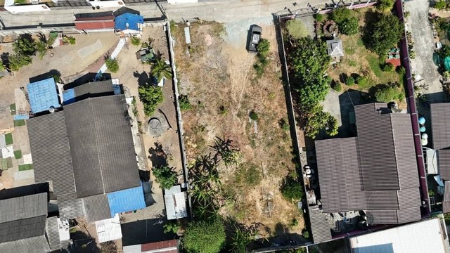 ขายที่ดินเปล่า 200 ตรว. ทำเลเมือง ซอยโรงน้ำพริก-บ่อหิน ติดทางสาธารณะประโยชน์ เหมาะทำที่อยู่อาศัย หอพัก อพาร์ทเม้น ซากค้อ-ศรีราชา ชลบุรี