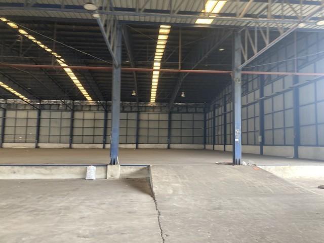 ให้เช่าโกดัง2,960 ตร.ม.ย่านถนนพระราม2ซอยบางกระดี่แสมดำบางขุนเทียน รถเทรลเลอร์ 40 ฟุต เข้าได้