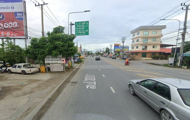 ขายที่ดินเปล่าติดถนนใหญ่เหมาะปลูกสร้างอาคารทำร้านค้าขาย ใกล้แหล่งชุมชน ฝั่งตรงข้ามหน้าวัดศรีวารีน้อย  ใกล้สุวรรณภูมิ