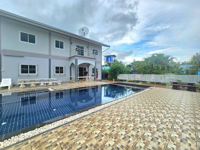 ขายกิจการรีสอร์ท ขายรีสอร์ทพีพีเฮาส์ จำนวน 18ห้อง มีบ้านพร้อมพูลวิลล่า พร้อมดำเนินกิจการได้เลย มีใบอนุญาติ สัตหีบ ชลบุรี