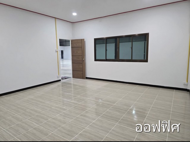 ให้เช่าโกดังสร้างใหม่พร้อมสำนักงาน ถนนนิมิตรใหม่ รถใหญ่ 6-10 ล้อเข้าได้  เข้าซอยเพียง 50 เมตร