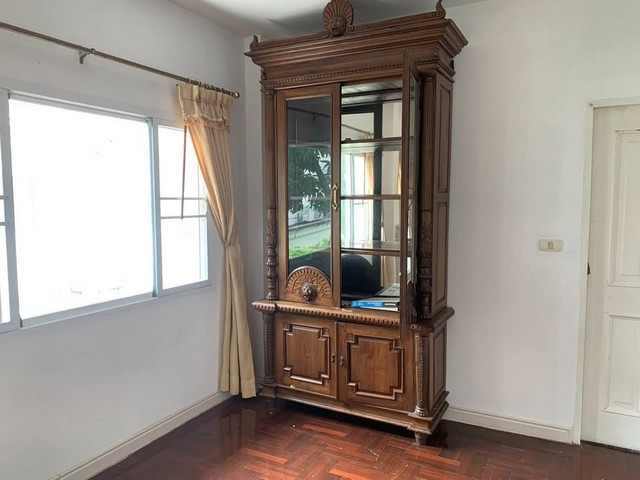 ให้เช่าบ้านเดี่ยว 5 ห้องนอน 4 ห้องน้ำ เฟอร์บางส่วน โครงการเดอะ แกรนด์ พระราม 2