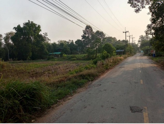 ขายที่ดินติดถนนลาดยาง กบินทร์บุรี ปราจีนบุรี 6 ไร่  ทำเล เหมาะทำห้องเช่า บ้านเช่าให้คนงาน สร้างทำโรงงาน ทำโกดัง